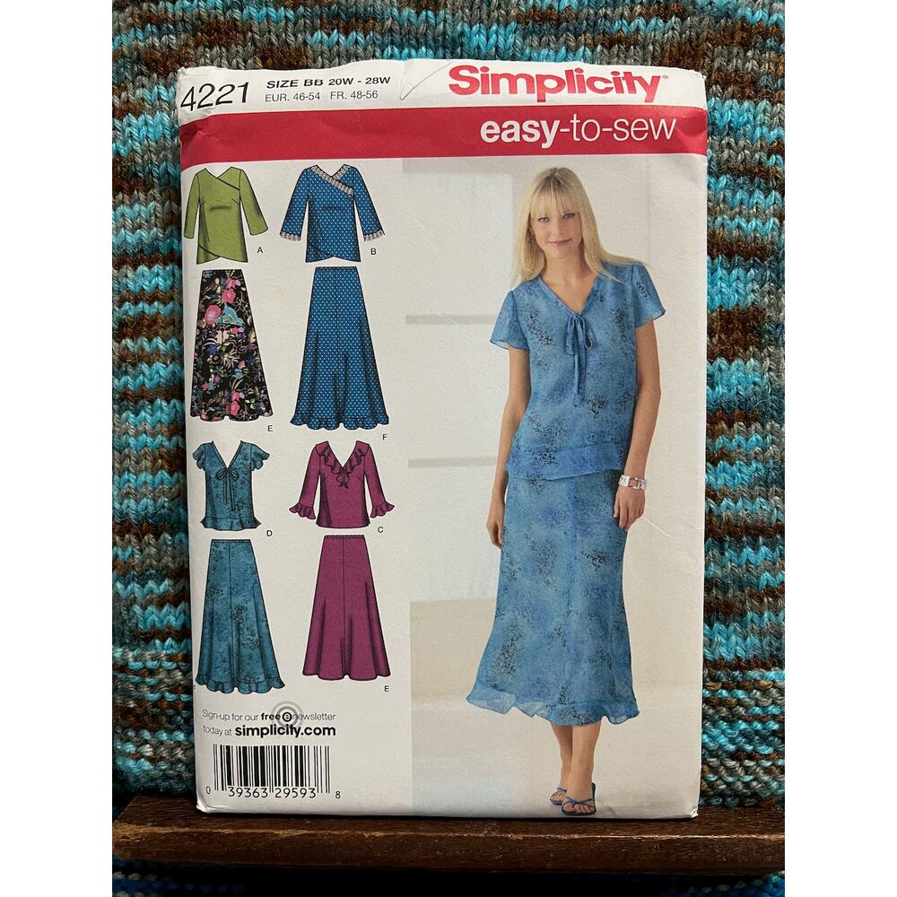 Simplicity Sewing pattern 4221 A line skirt pullover top Size 20w-28w